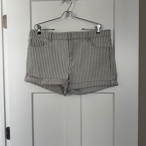 LOFT Gray Striped Women's Shorts